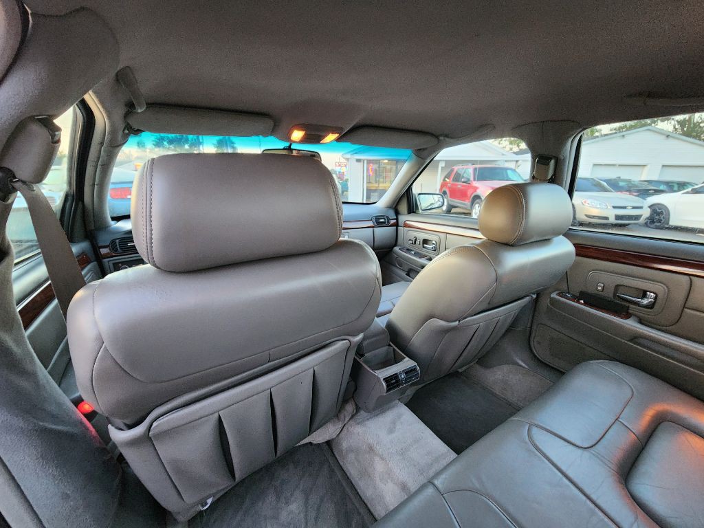 1999 Cadillac DeVille Image 18