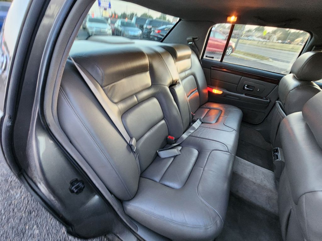 1999 Cadillac DeVille Image 19