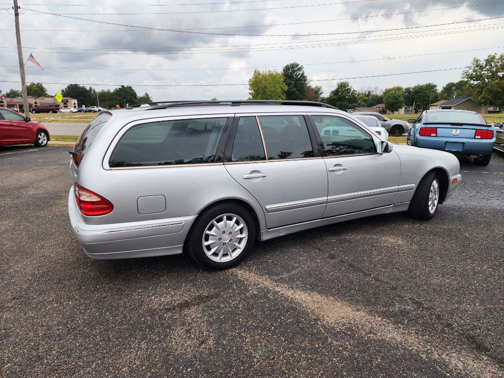2000 Mercedes-Benz E-Class Image 3