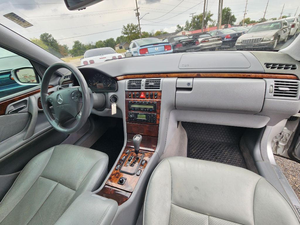 2000 Mercedes-Benz E-Class Image 15