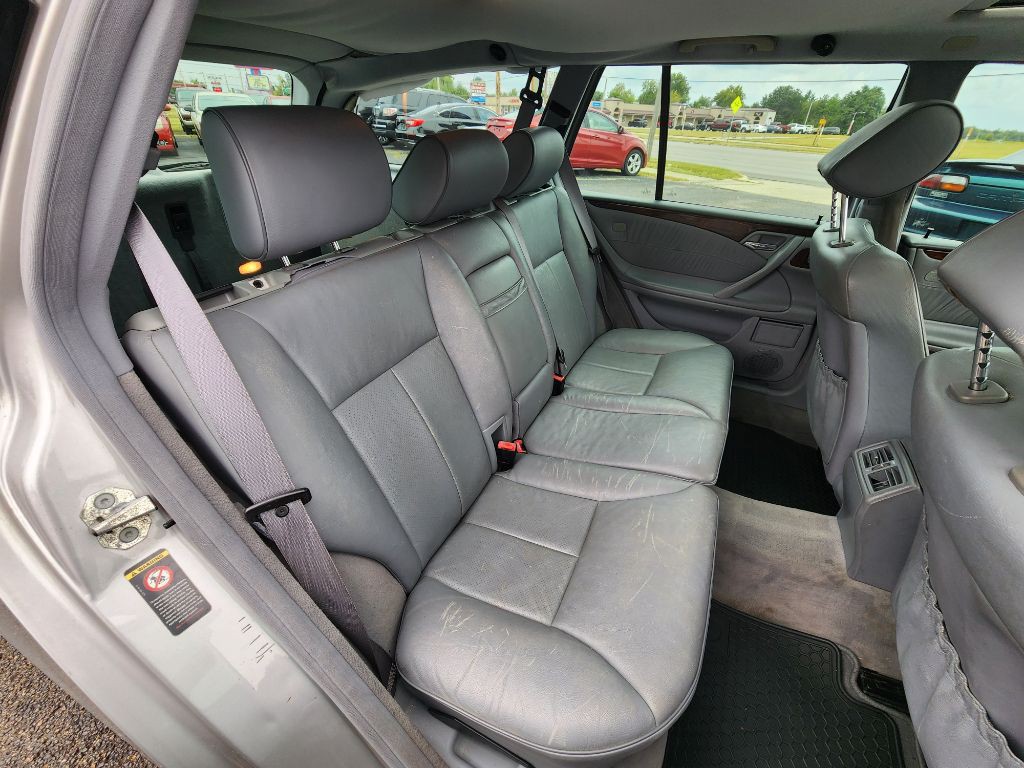 2000 Mercedes-Benz E-Class Image 19