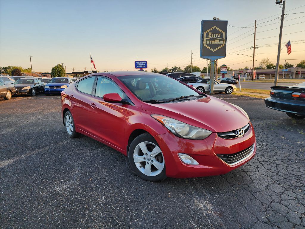 2013 Hyundai Elantra Image 1