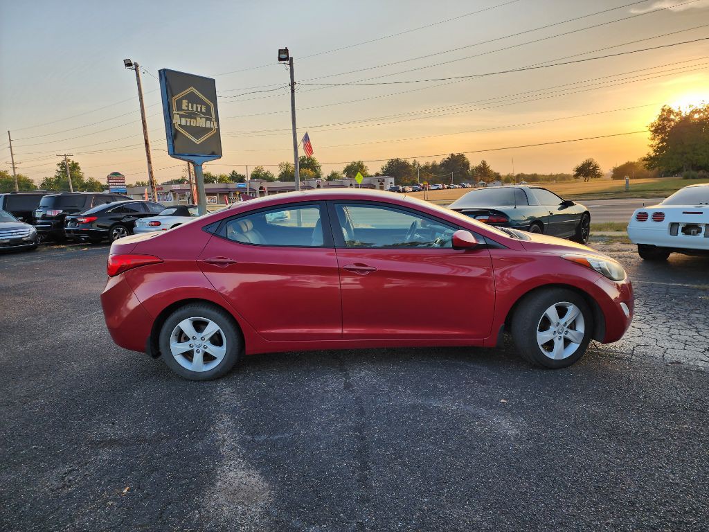 2013 Hyundai Elantra Image 3