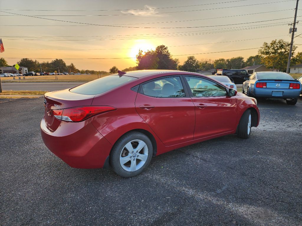2013 Hyundai Elantra Image 4
