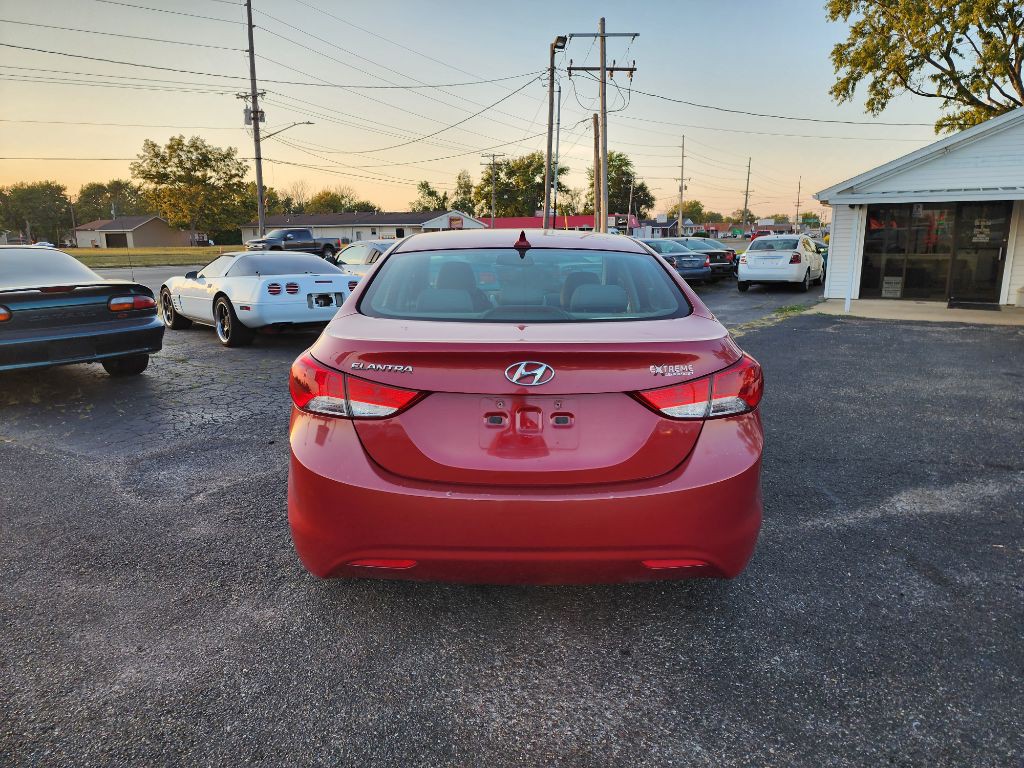 2013 Hyundai Elantra Image 6