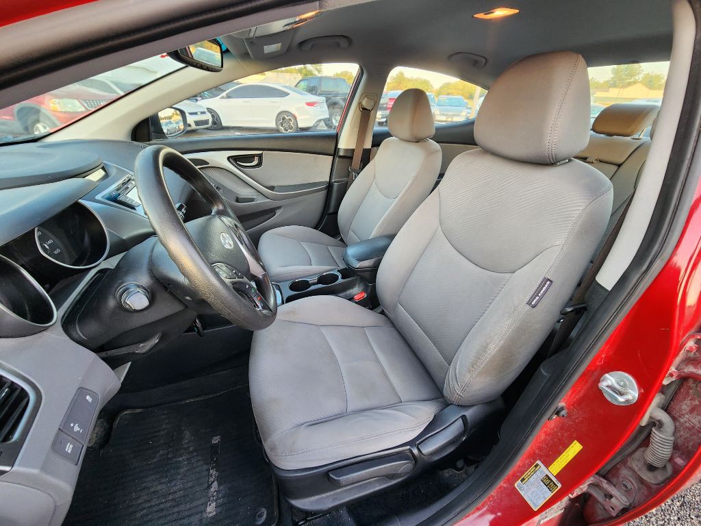 2013 Hyundai Elantra Image 14