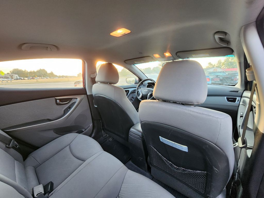 2013 Hyundai Elantra Image 20