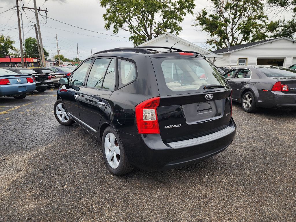 2008 Kia Rondo Image 7