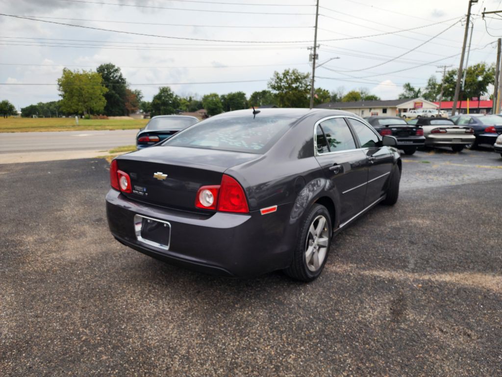 2011 Chevrolet Malibu Image 4
