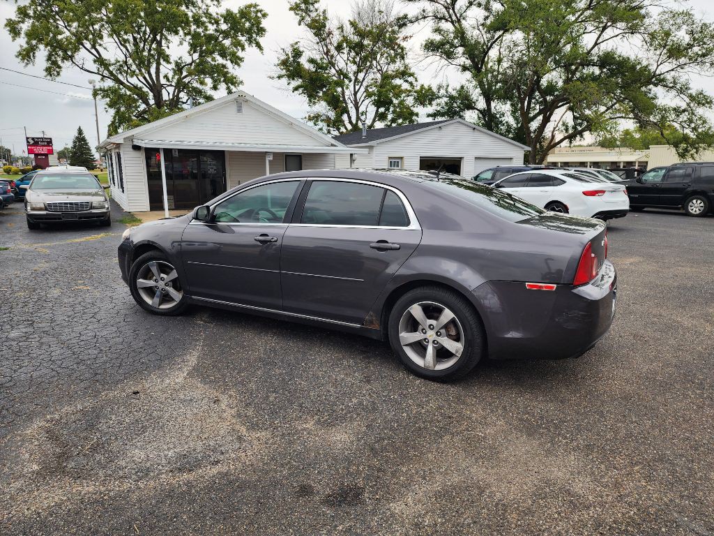 2011 Chevrolet Malibu Image 8