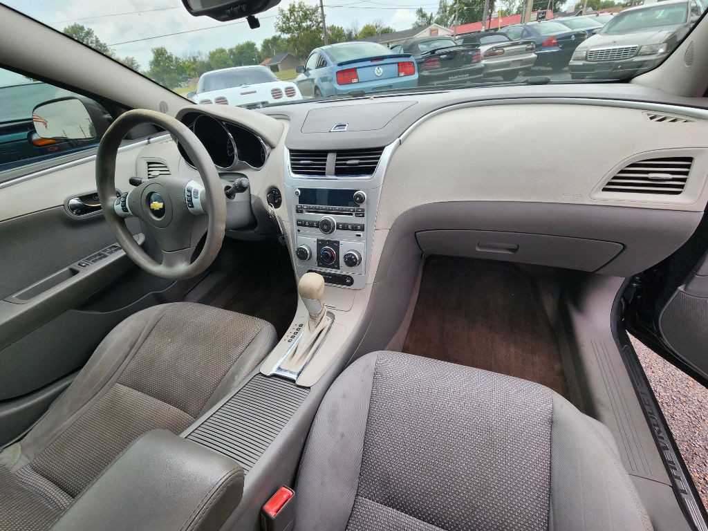 2011 Chevrolet Malibu Image 15