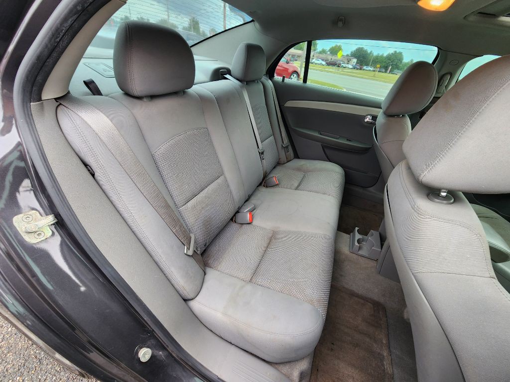 2011 Chevrolet Malibu Image 19