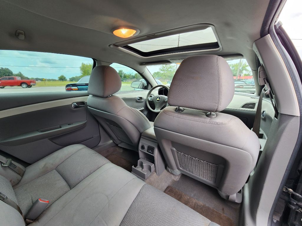 2011 Chevrolet Malibu Image 21
