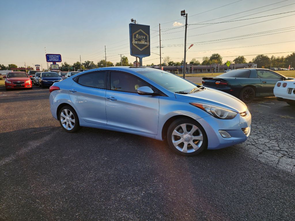 2011 Hyundai Elantra Image 2