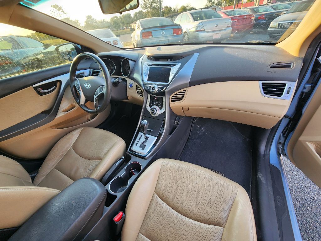 2011 Hyundai Elantra Image 15