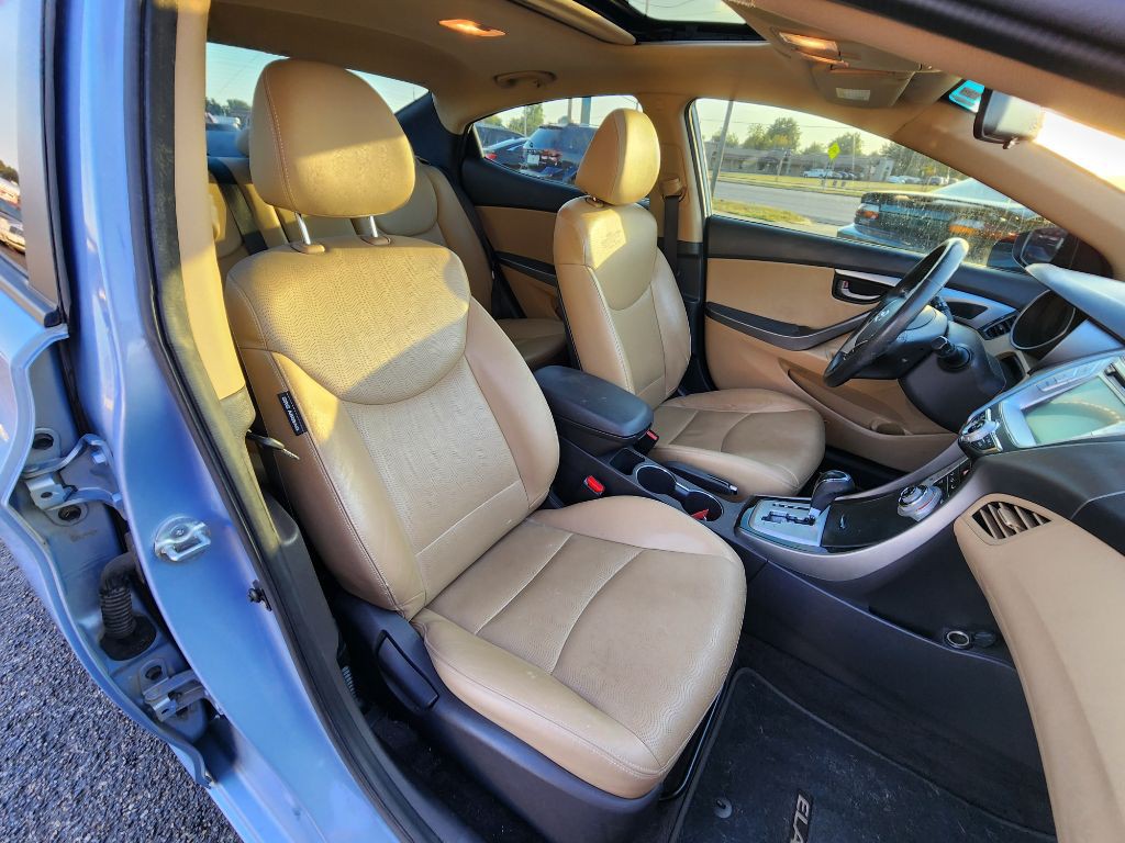 2011 Hyundai Elantra Image 16