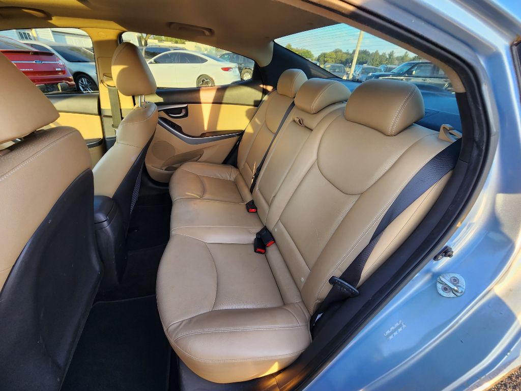 2011 Hyundai Elantra Image 17
