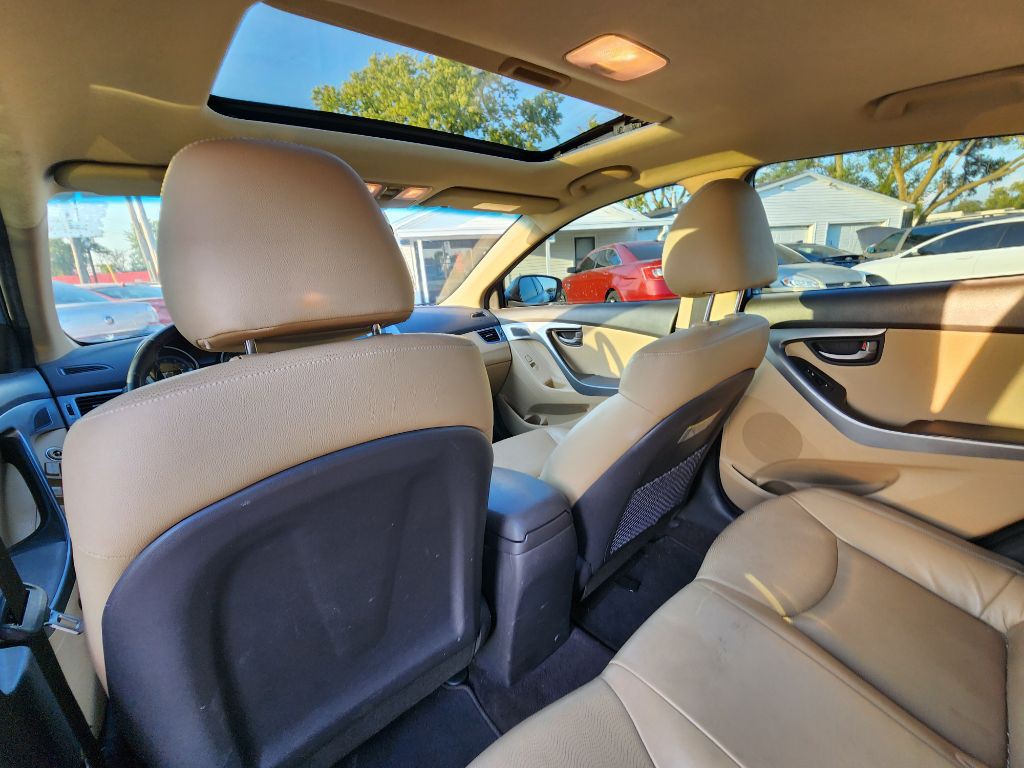 2011 Hyundai Elantra Image 18