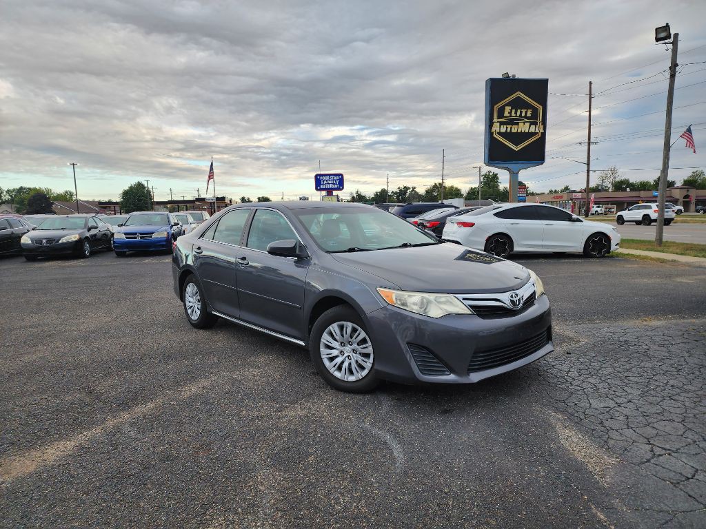 2012 Toyota Camry Image 1