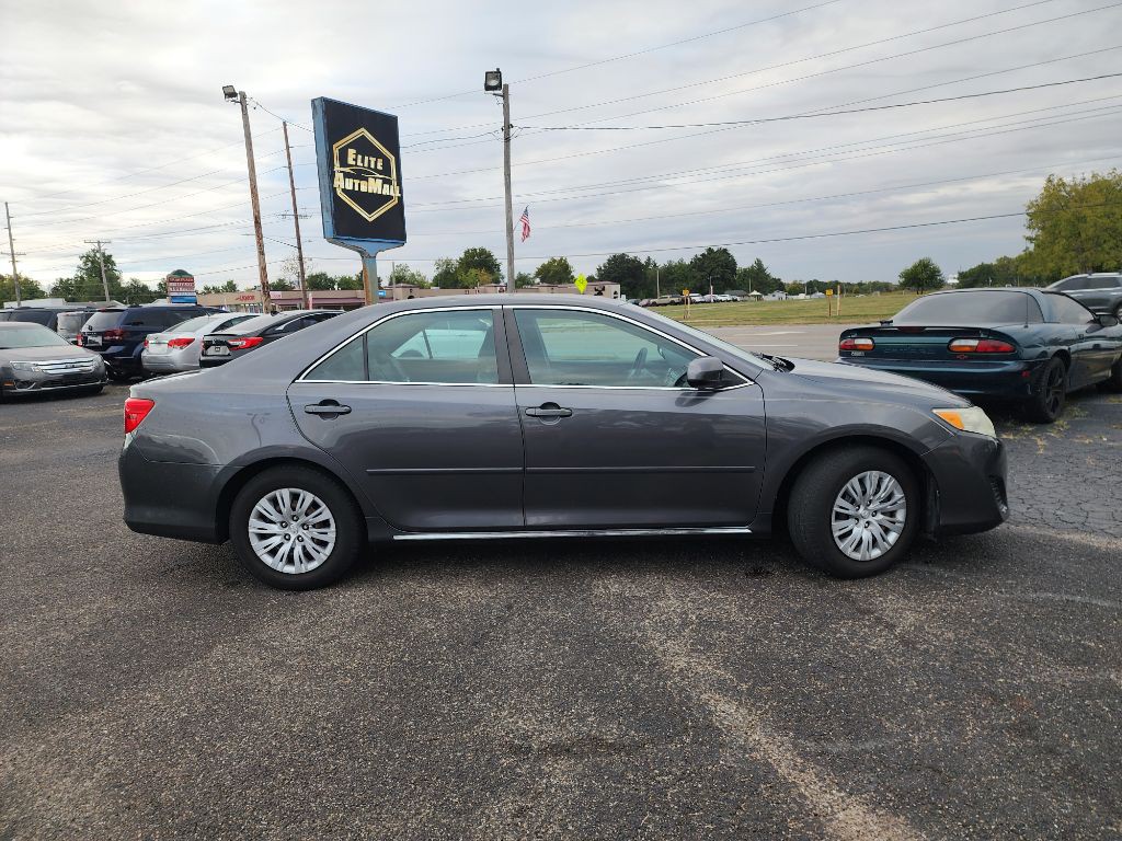 2012 Toyota Camry Image 3