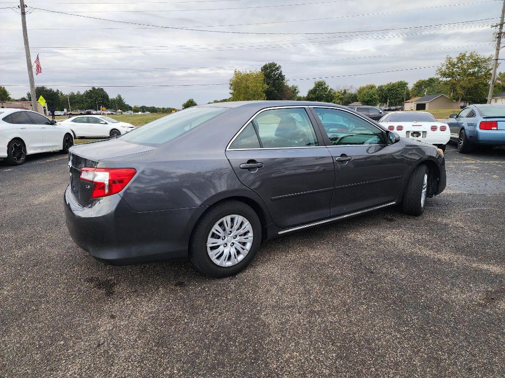 2012 Toyota Camry Image 4
