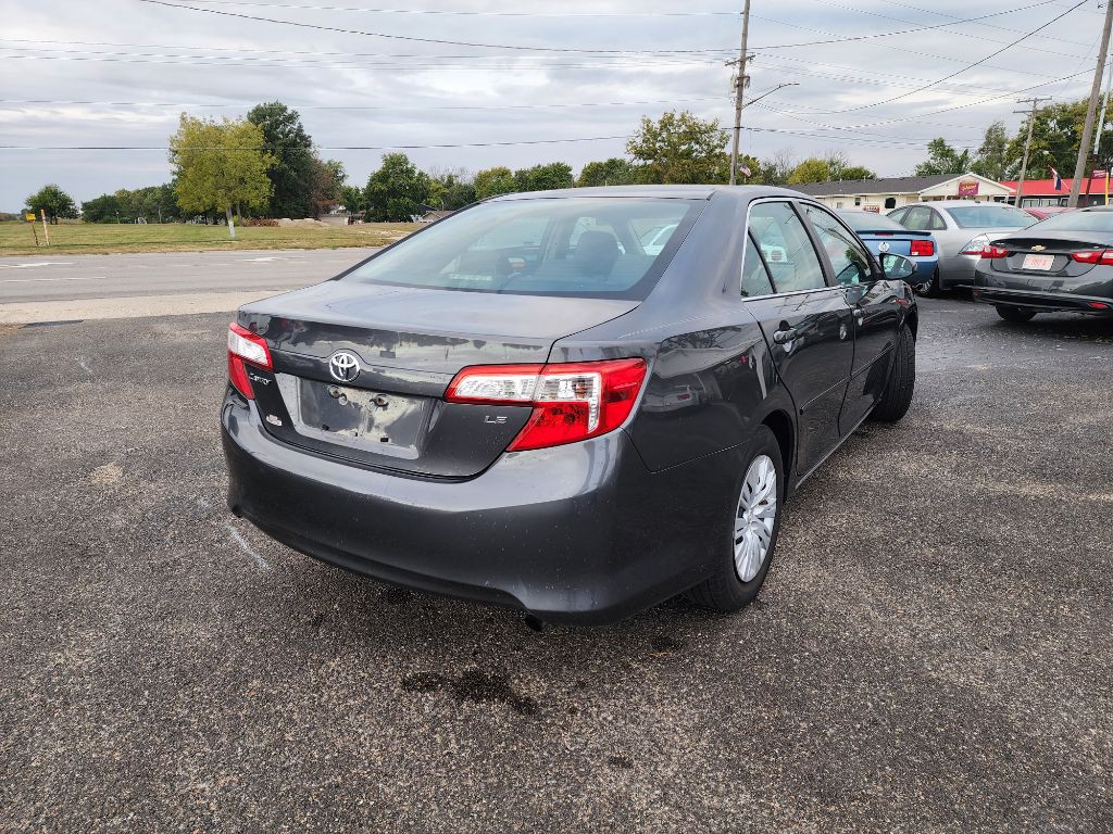 2012 Toyota Camry Image 5