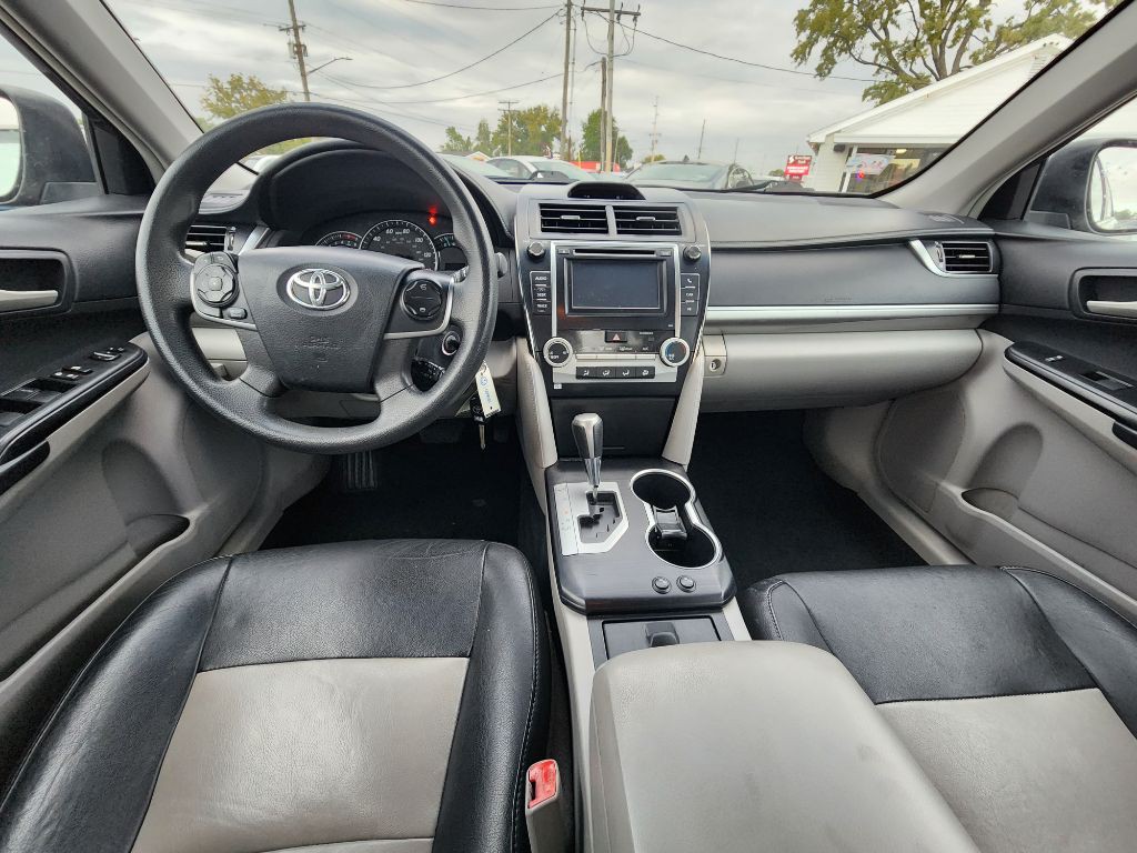 2012 Toyota Camry Image 13