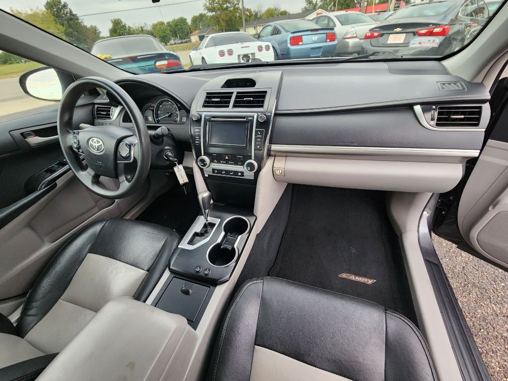 2012 Toyota Camry Image 14
