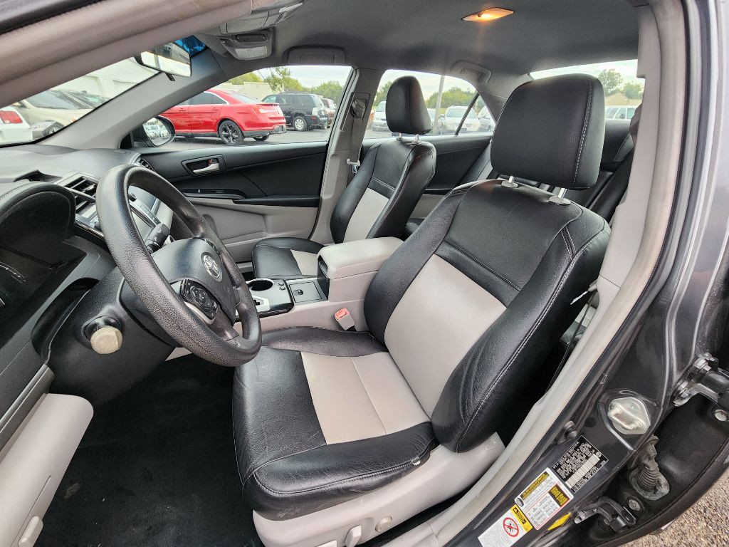 2012 Toyota Camry Image 15