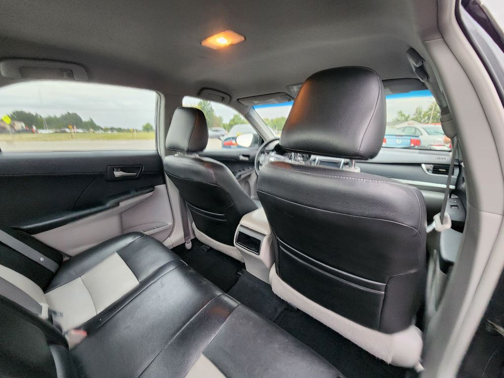 2012 Toyota Camry Image 18
