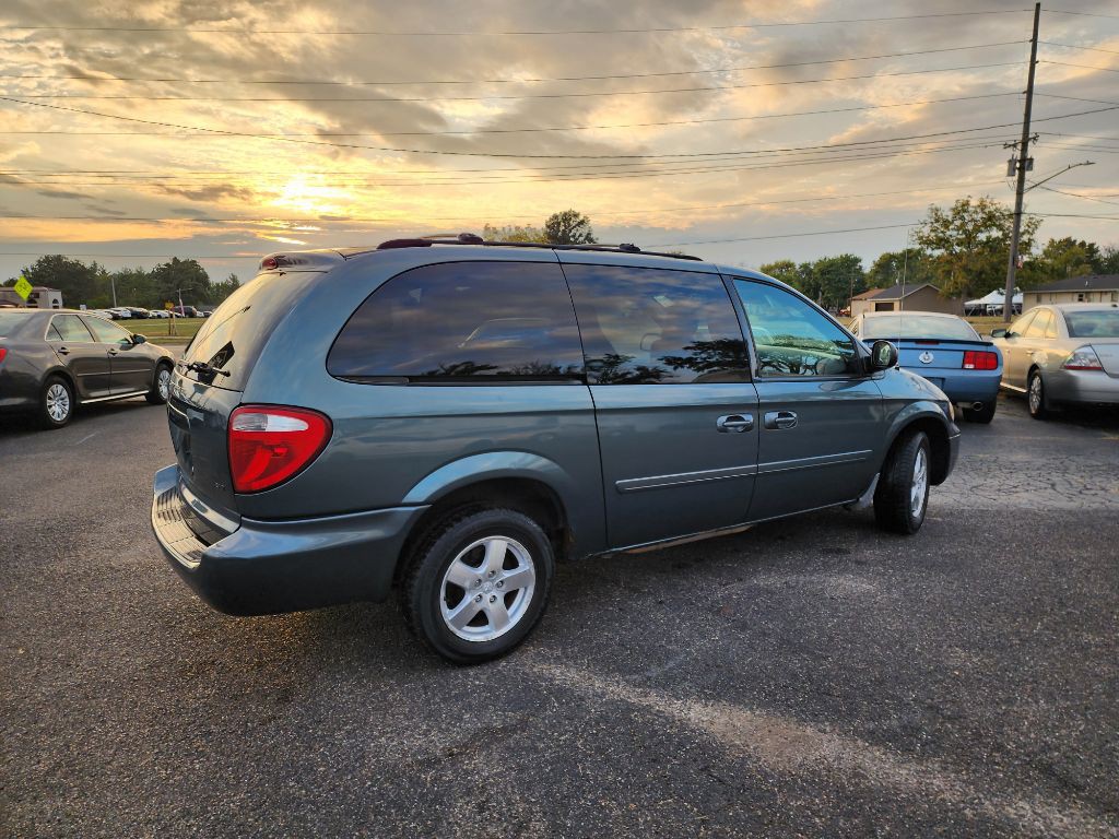 2007 Dodge Grand Caravan Image 4