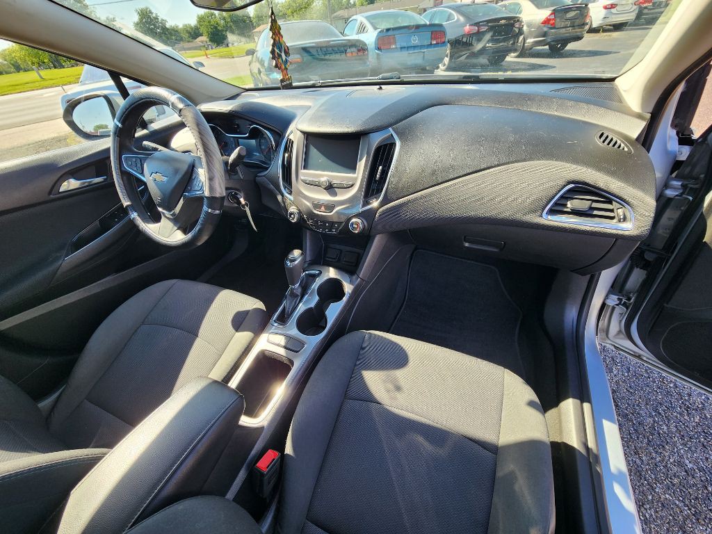 2017 Chevrolet Cruze Image 14
