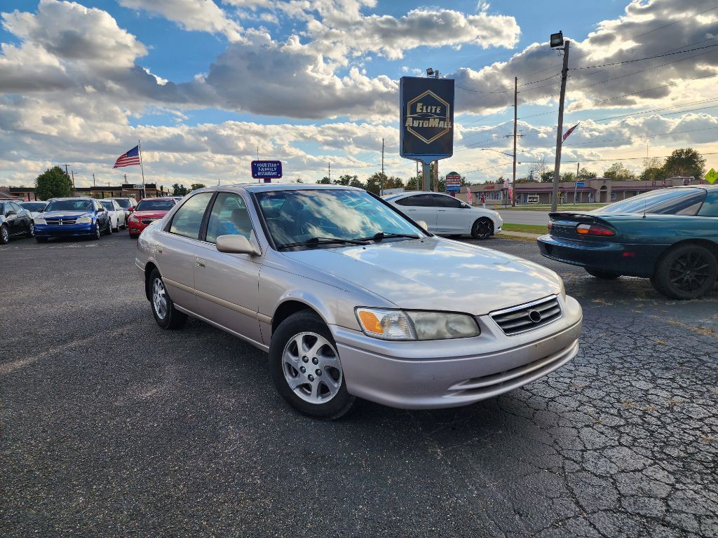 2000 Toyota Camry Image 1
