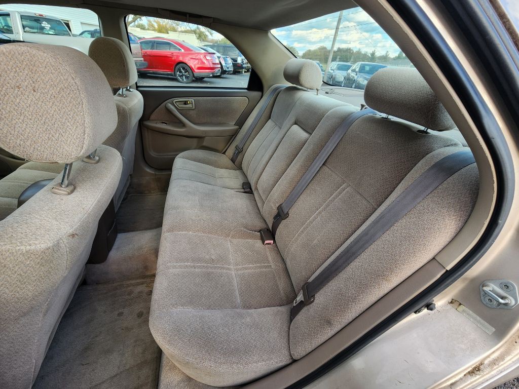 2000 Toyota Camry Image 17