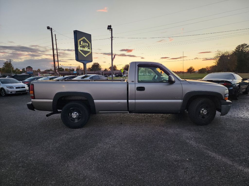2000 Chevrolet Silverado 1500 Image 2