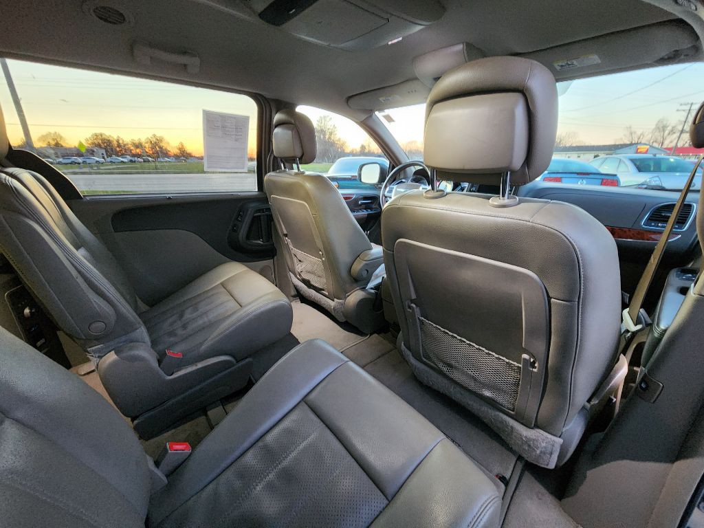 2014 Chrysler Town & Country Image 20