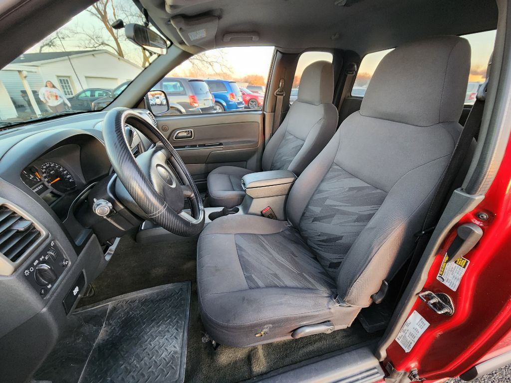 2004 Chevrolet Colorado Image 13