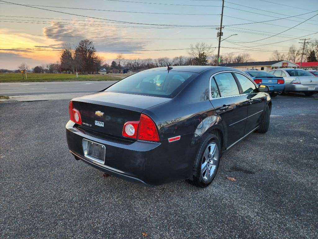 2010 Chevrolet Malibu Image 2