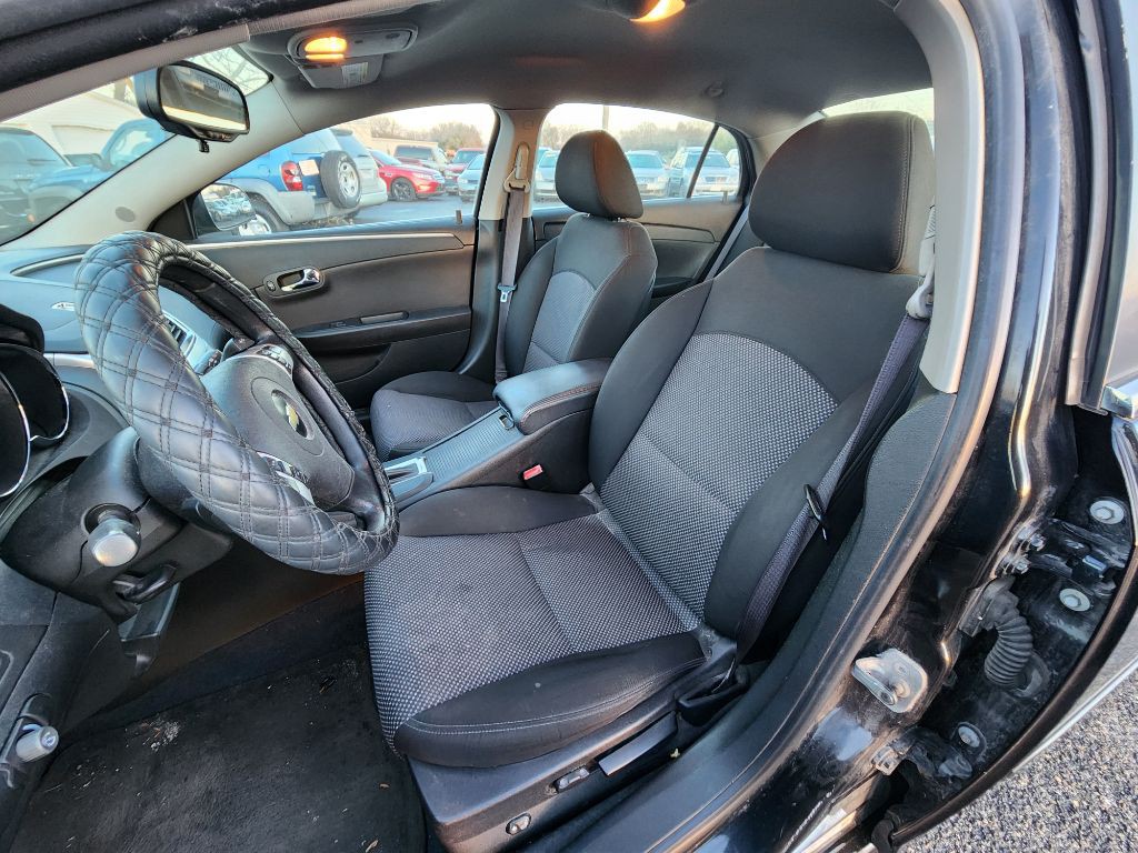 2010 Chevrolet Malibu Image 14