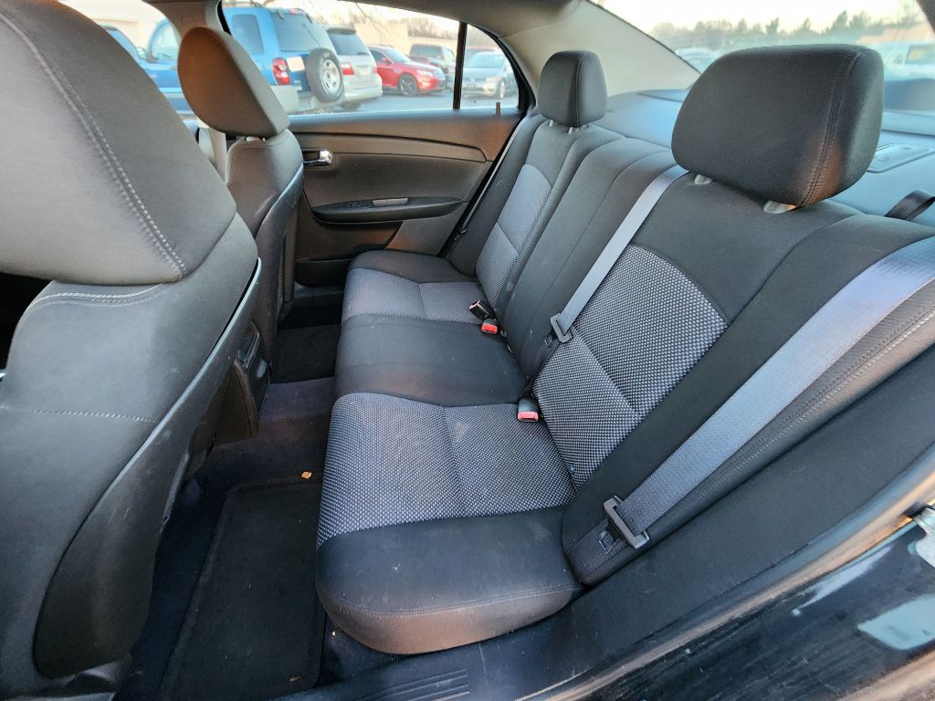 2010 Chevrolet Malibu Image 17