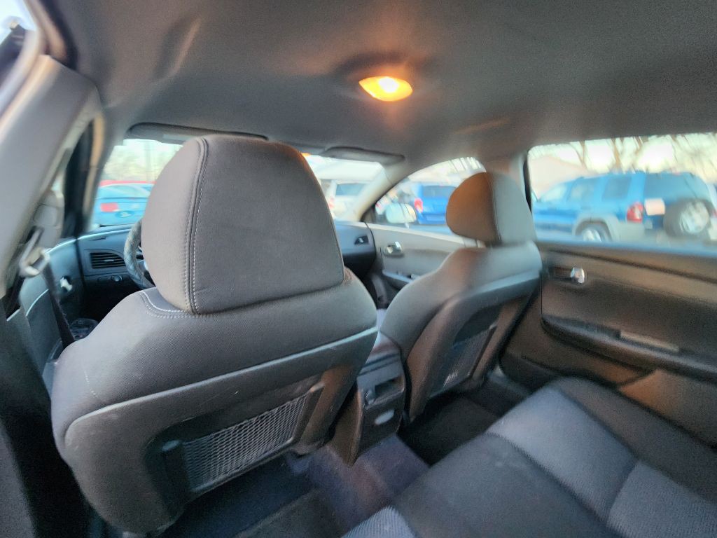 2010 Chevrolet Malibu Image 18