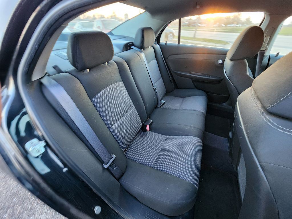 2010 Chevrolet Malibu Image 19