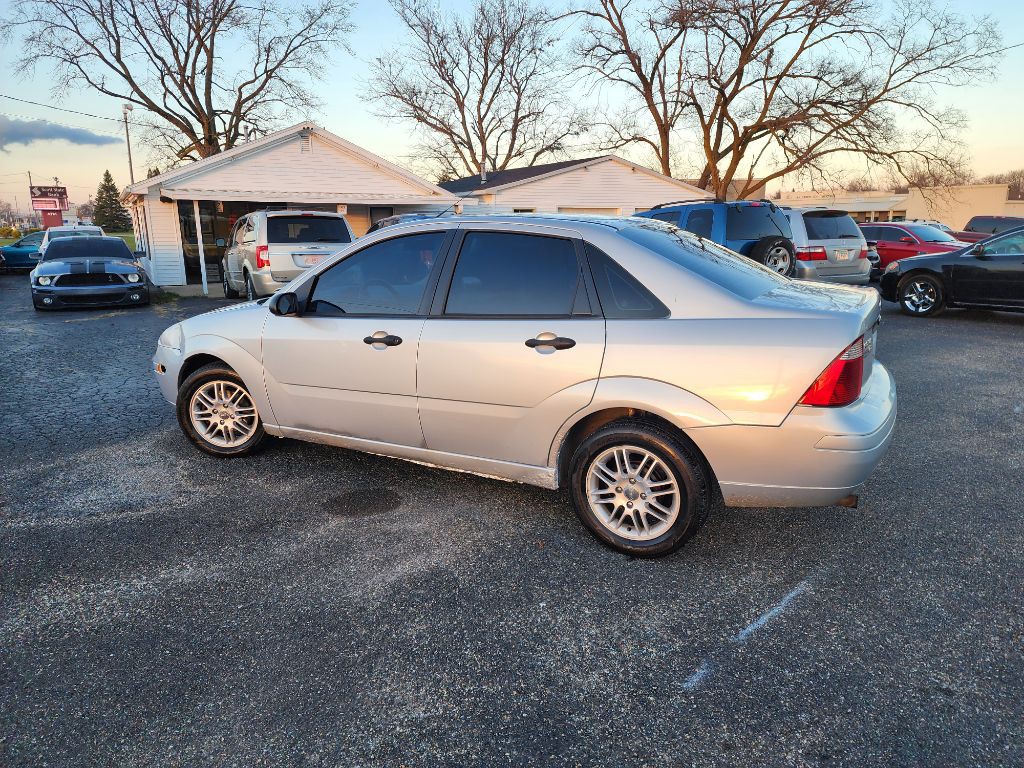 2005 Ford Focus Image 8