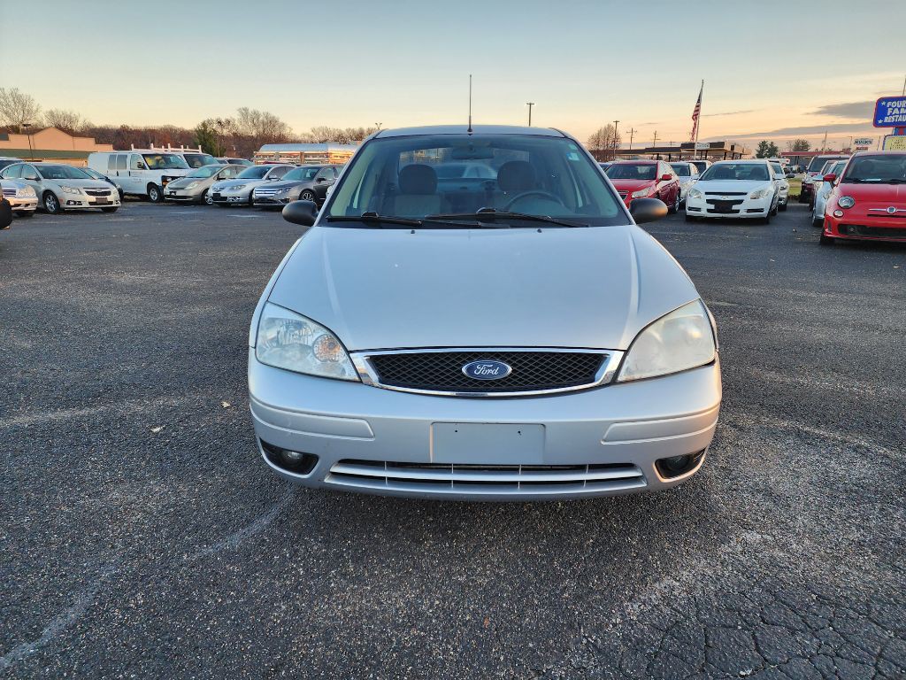 2005 Ford Focus Image 13