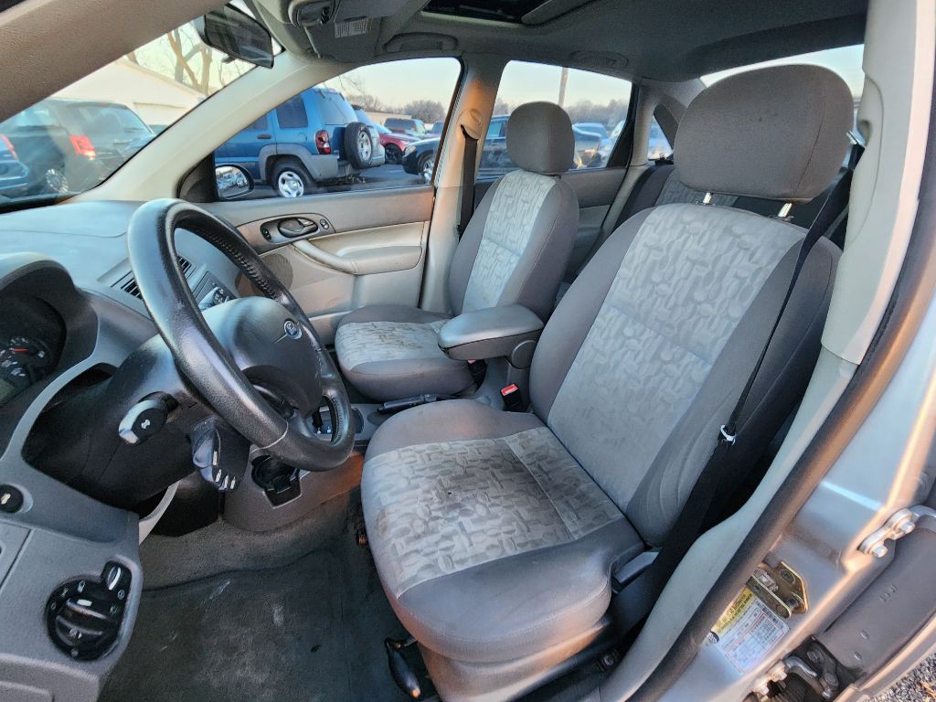 2005 Ford Focus Image 14