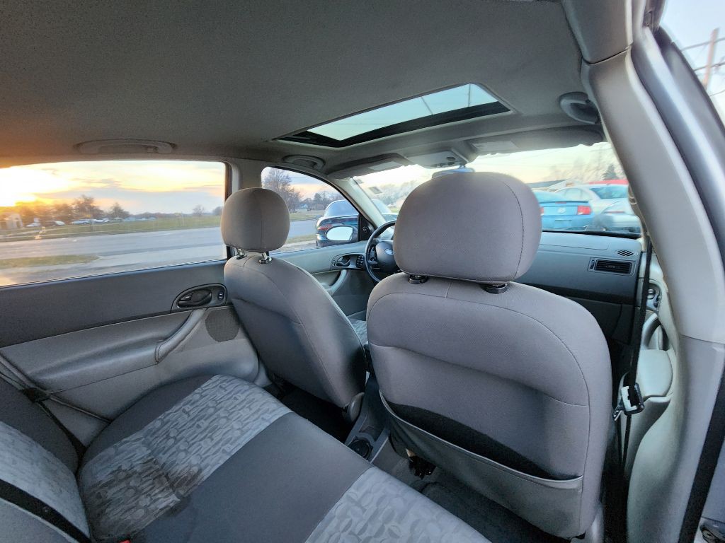2005 Ford Focus Image 20