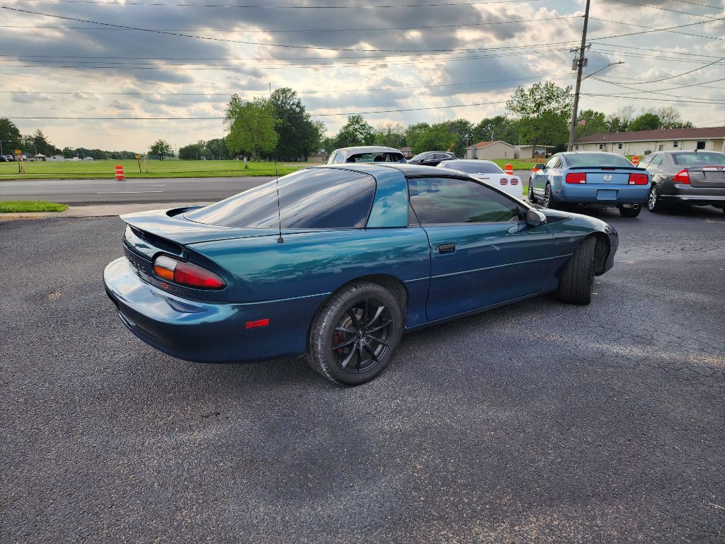 1997 Chevrolet Camaro Image 2