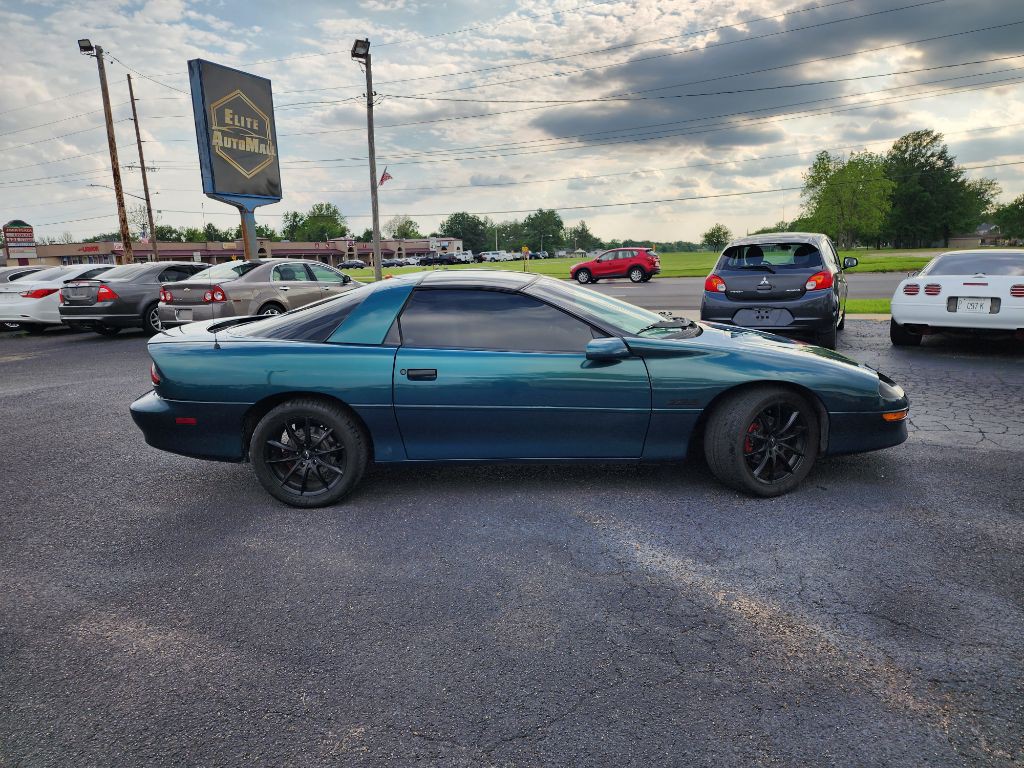 1997 Chevrolet Camaro Image 3