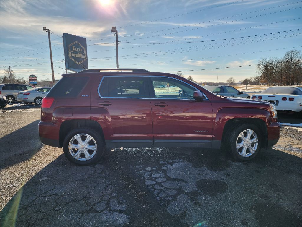 2017 GMC Terrain Image 2
