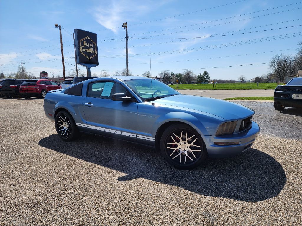 2007 Ford Mustang Image 2